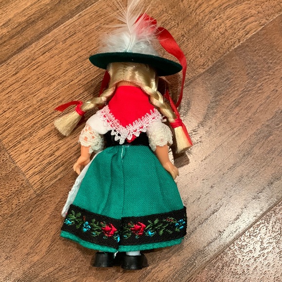 Swiss handmade doll ornament - green skirt - Picture 3 of 3